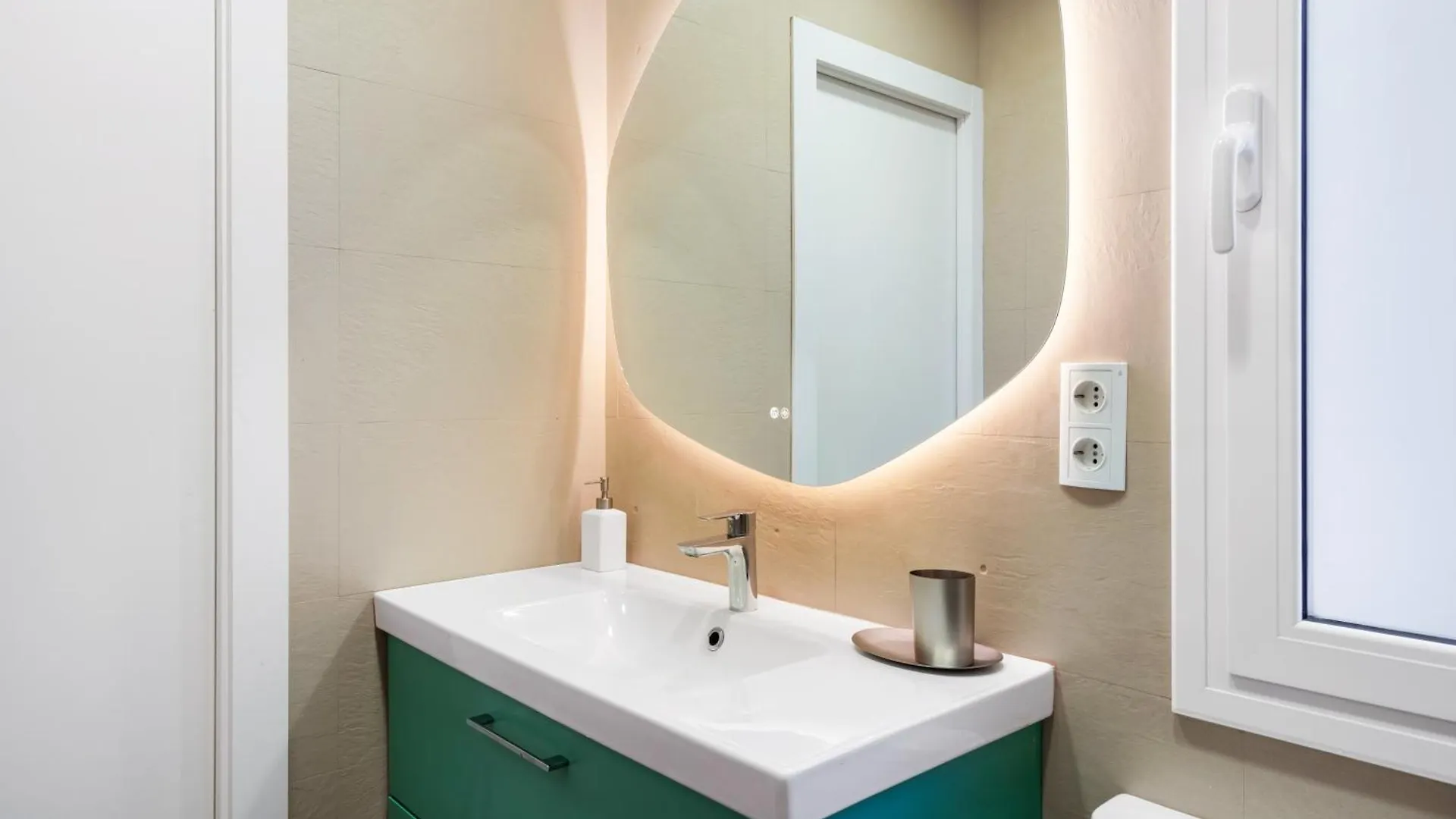 Apartment New Cozy 1 Bedroom, Next To Sants Estacio Barcelona Spain