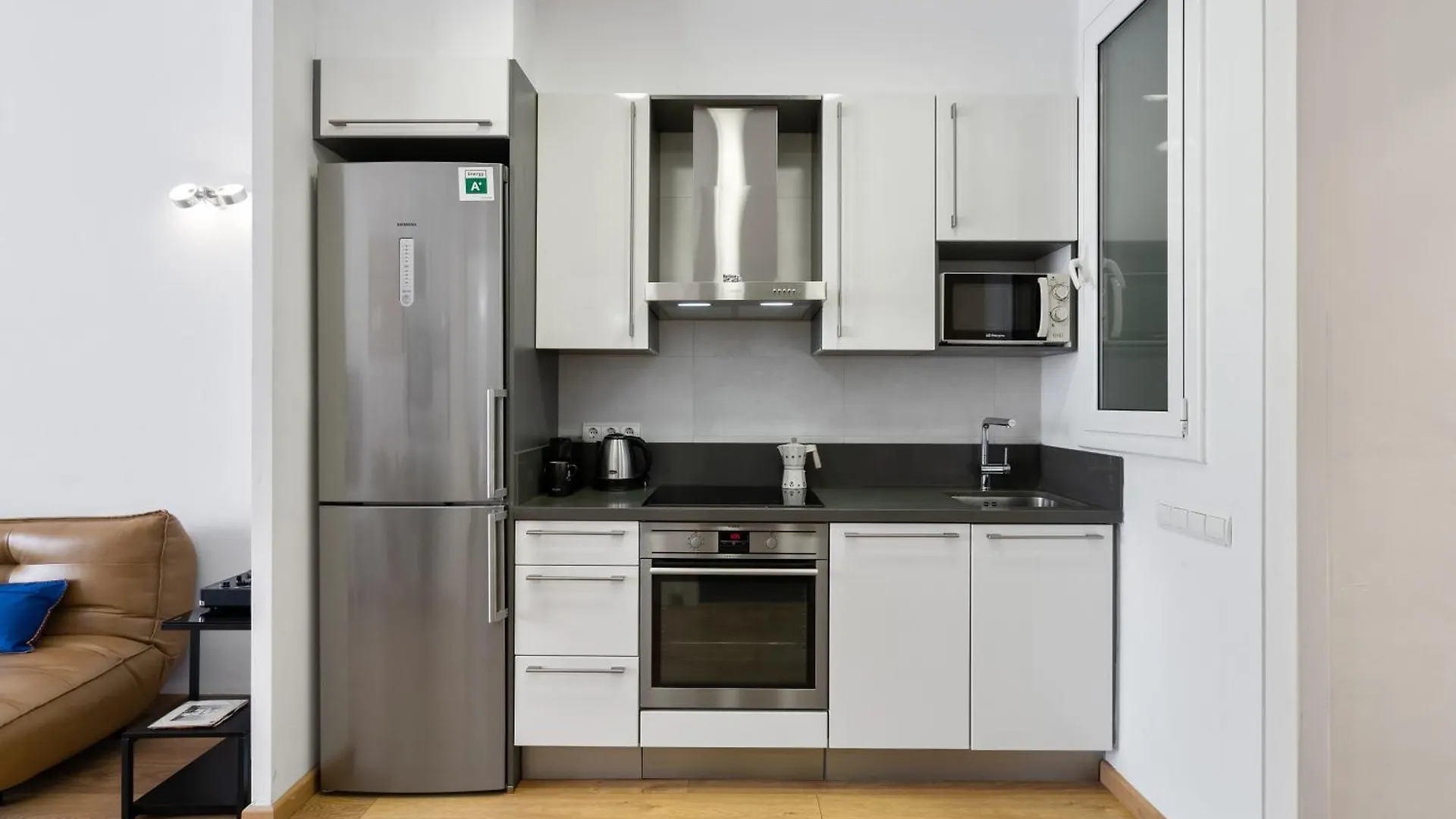 New Cozy 1 Bedroom, Next To Sants Estacio Barcelona Apartment