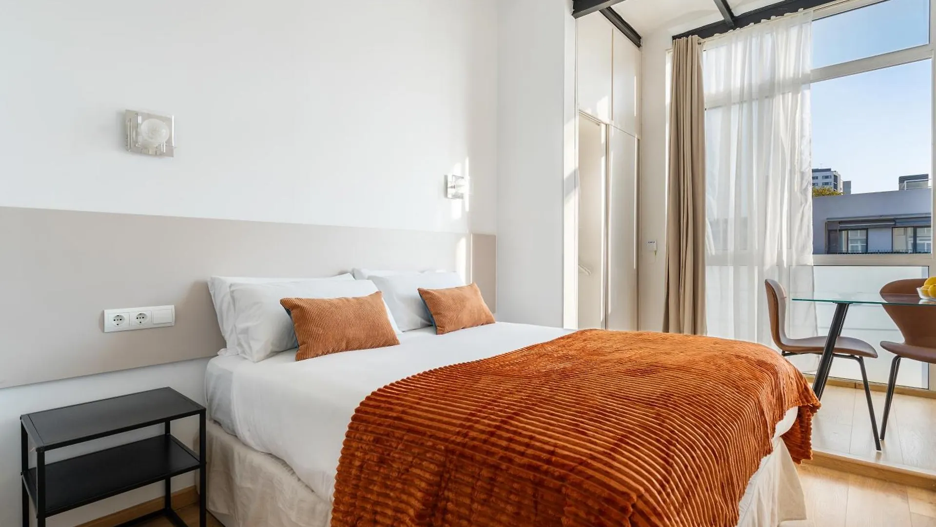 New Cozy 1 Bedroom, Next To Sants Estacio Barcelona Apartment