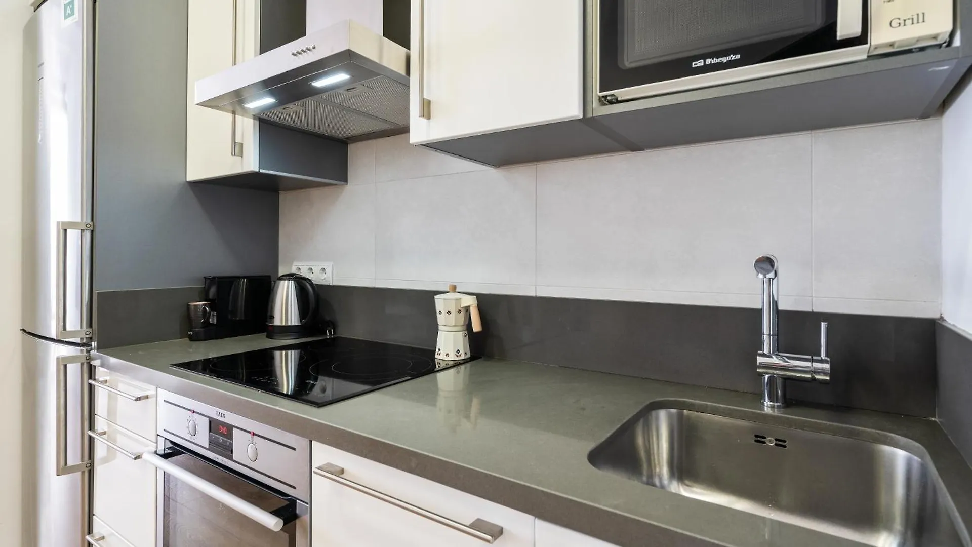 Apartment New Cozy 1 Bedroom, Next To Sants Estacio Barcelona Spain