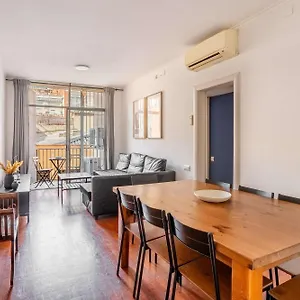 Next To Sagrada Familia 4-bedroom Apartment